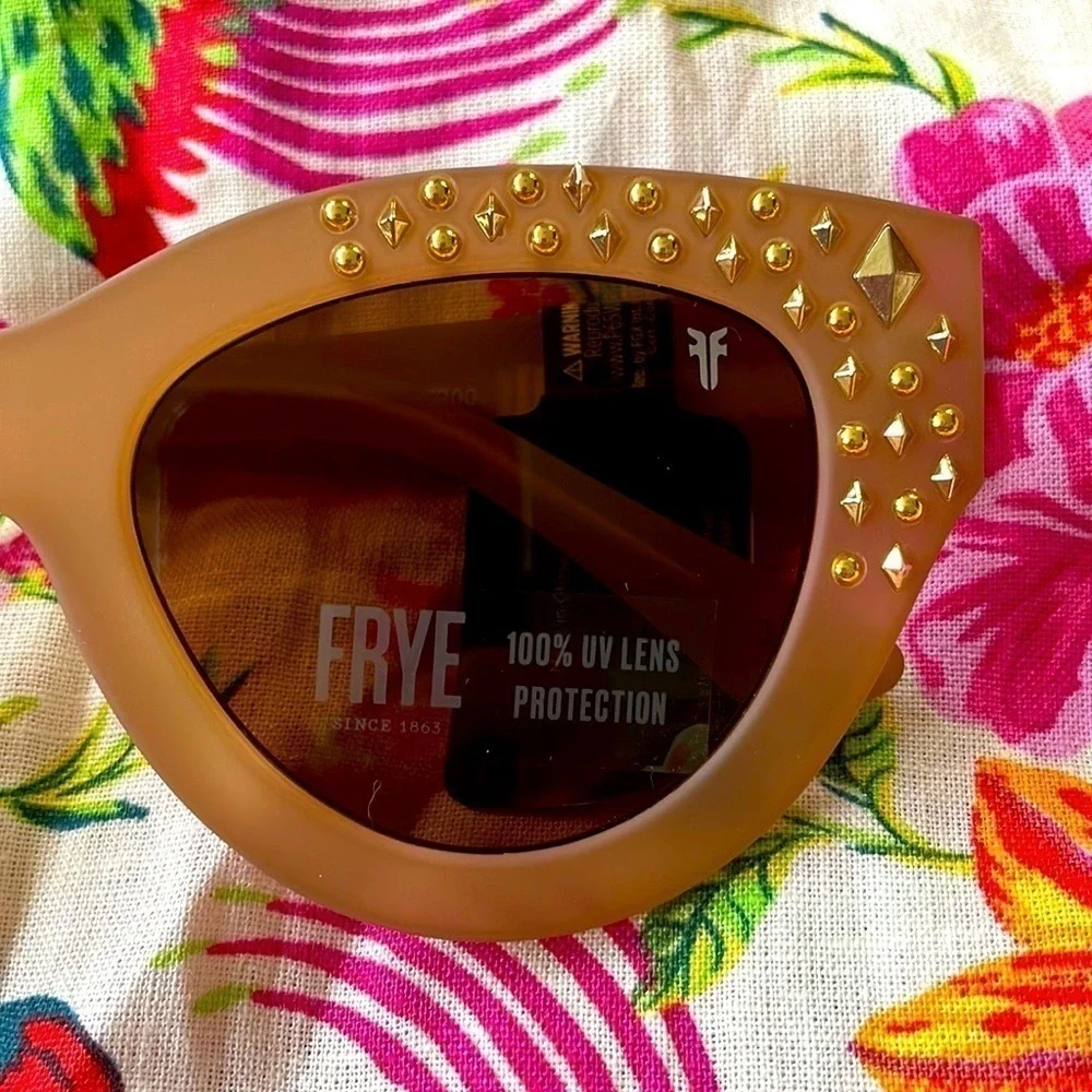 Frye brand new